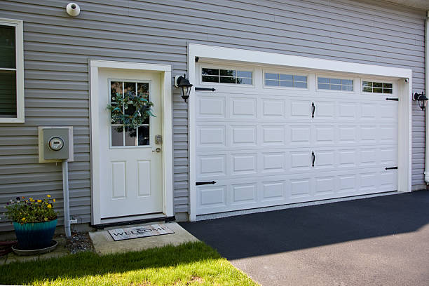 24/7 Emergency Garage Door Panel Replacement experts in Boonville, IN